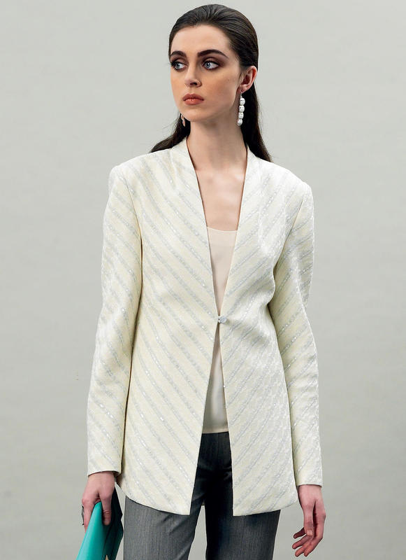 Patron Vogue 8910 Veste femme tailleur un bouton sans col 3 d clinaisons coudre du 34 au 50
