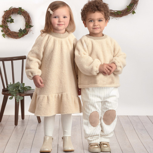 Patron Simplicity 9460 - Robe, haut et pantalon pour tout-petits et enfants du 6 mois au 8 ans