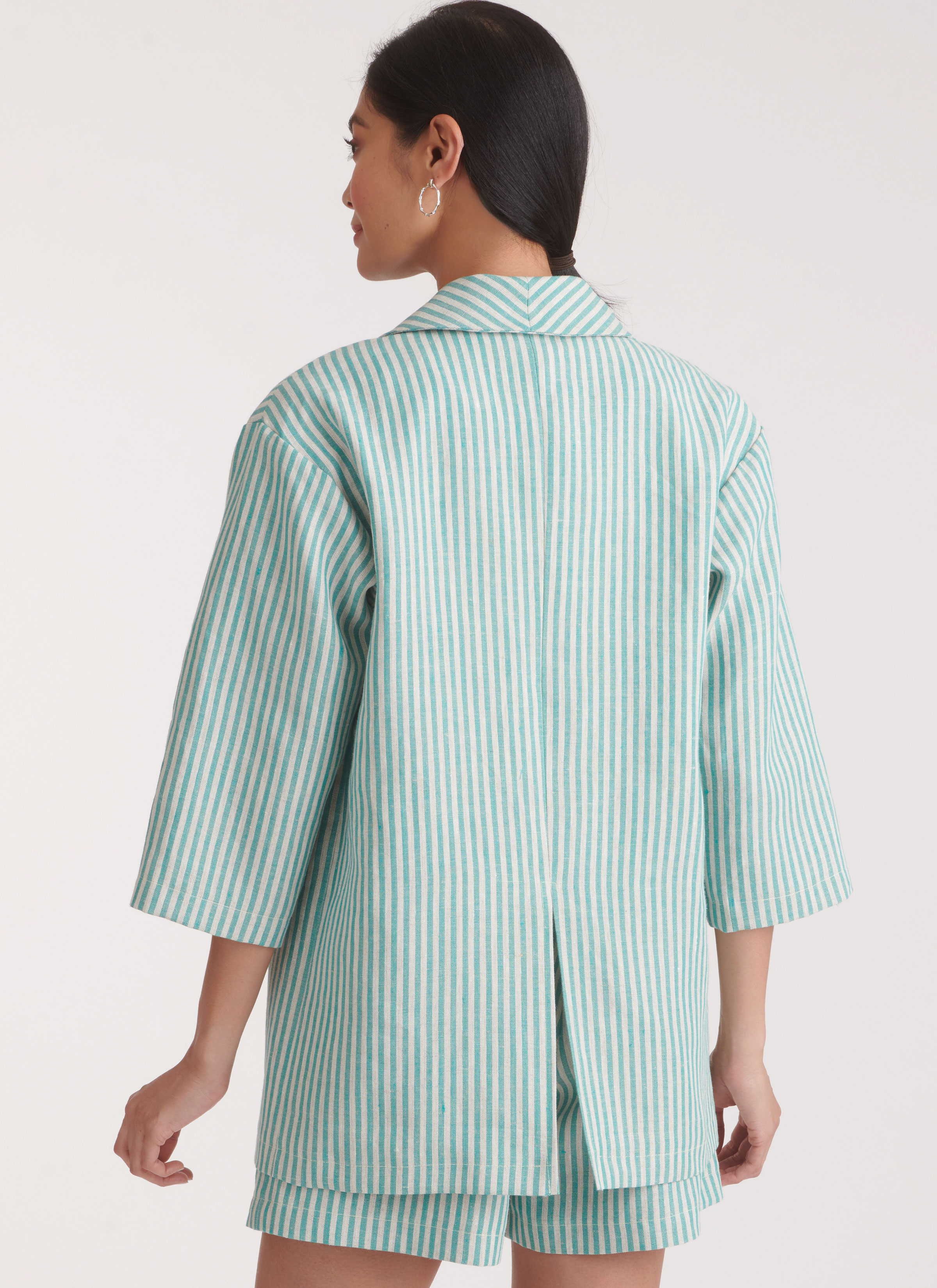 Patron New Look 6780 - Veste, Short et Pantalon pour Jeunes Femmes